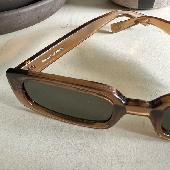 Le Specs Dynamite Sunglasses in Tobacco
